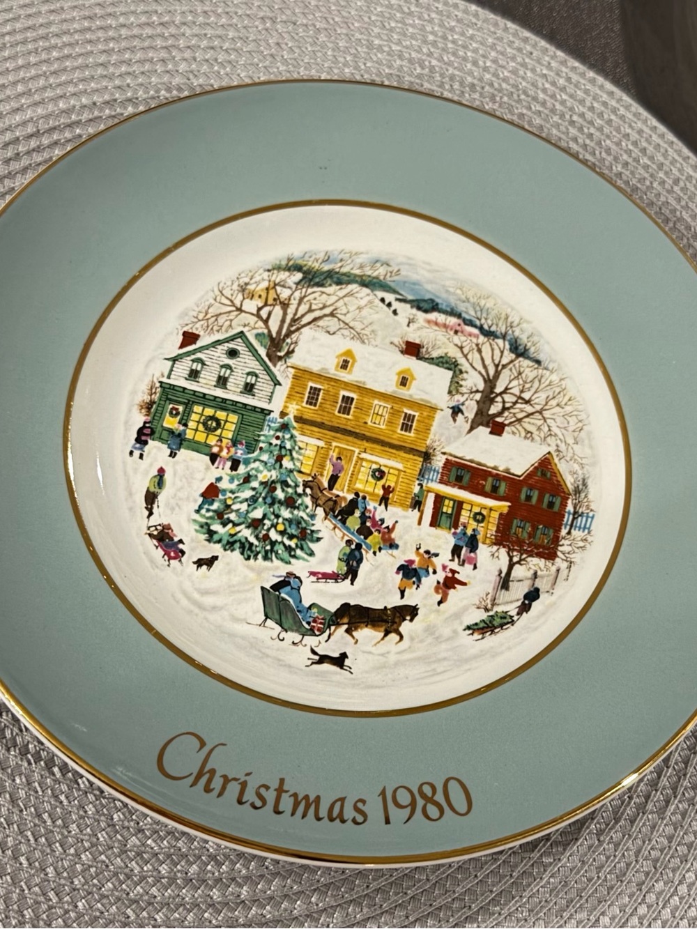 Christmas 1980 Decorative Holiday Plate - Light Blue and Gold